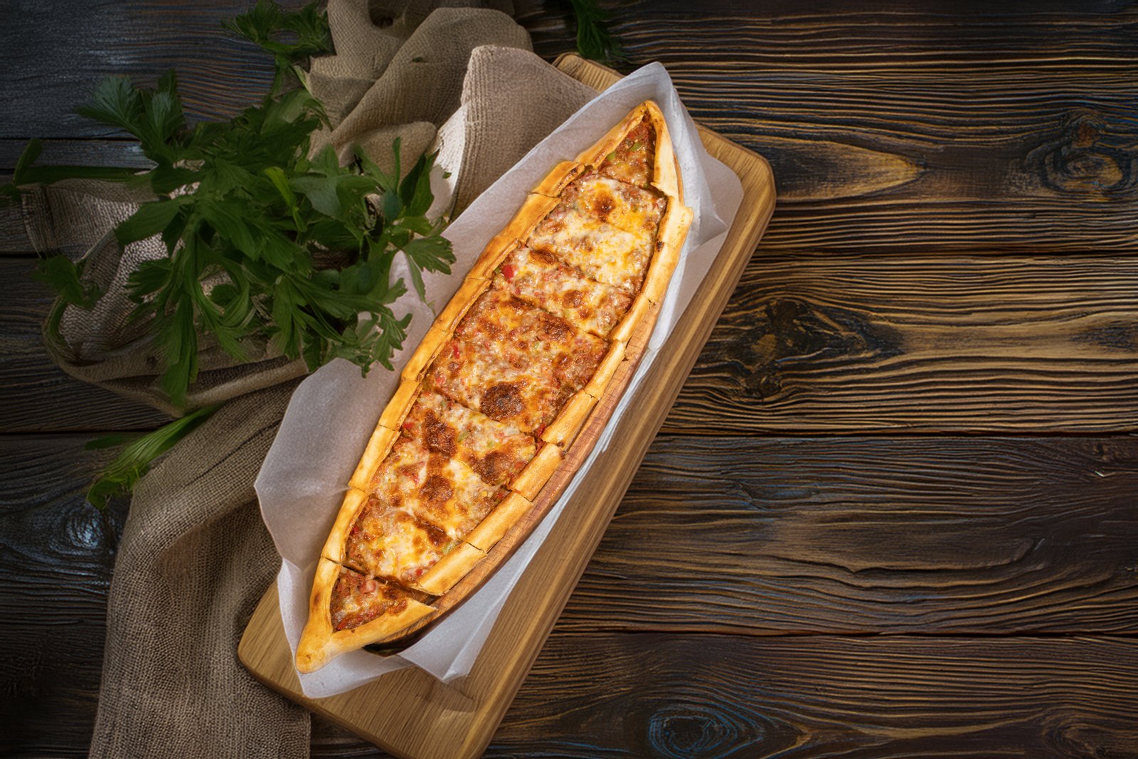 Kıymalı Kaşarlı Pide